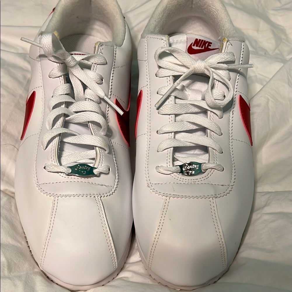 Nike White and Red Classic Sneakers MENS